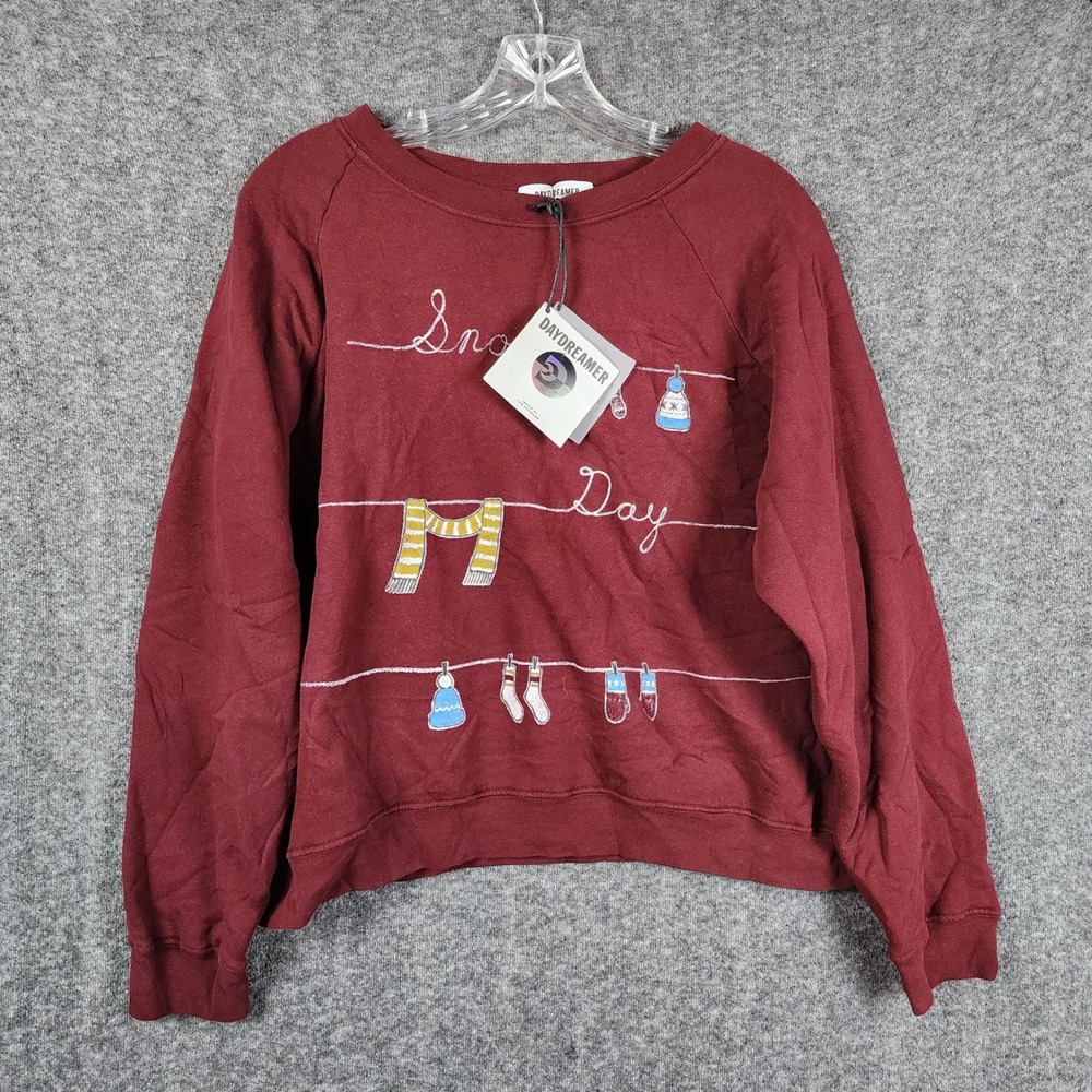 Daydreamer Snow Day Sweatshirt Womens Medium‎ Maroon Winter Graphic Pullover NWT